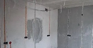 Прокладка кабеля в штробе в Таганроге – расценки от 209 руб - ЭлектроТгн